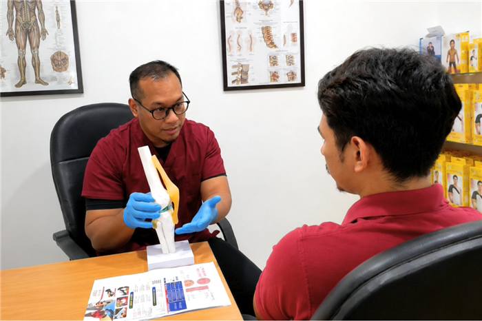 Peralatan rawatan moden di dalam klinik
